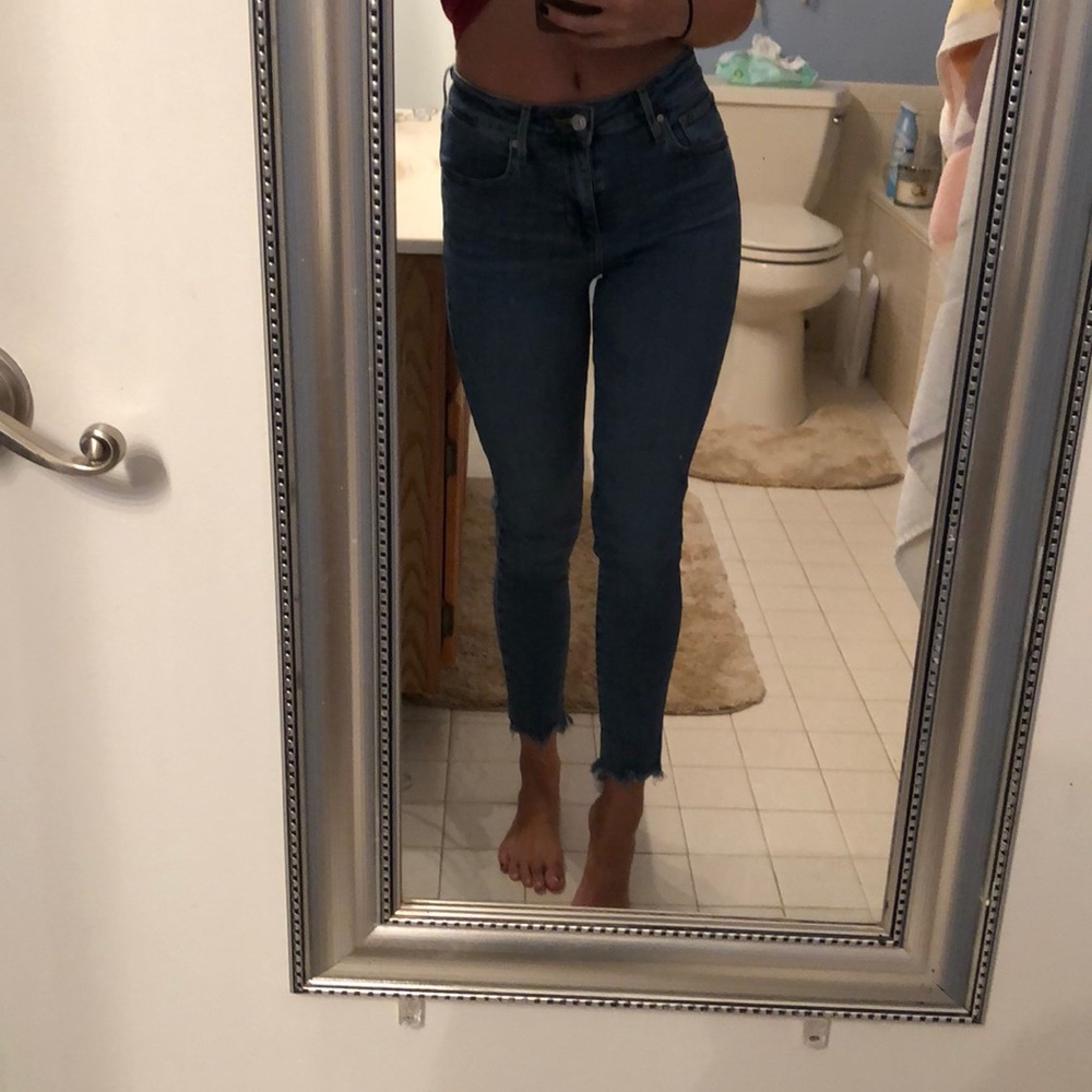 Levi’s frayed bottom high rise crop jeans